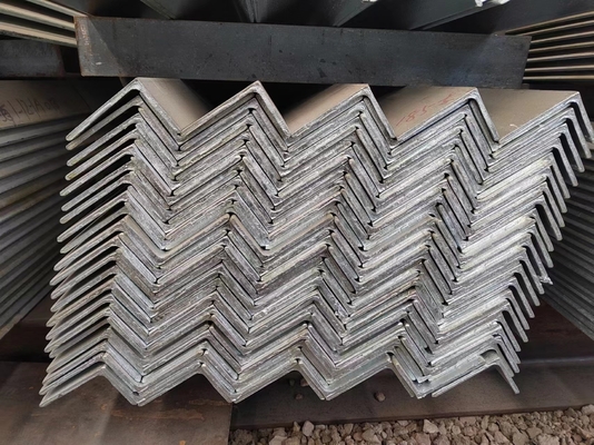 実際の重量による請求 Hot dip galvanized 不等角鋼 許容度 ± 1%