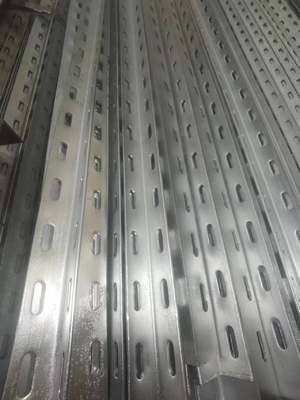 Q195-Q420 シリーズ 25*25*4mm-200*200*10mm 熱浸し等面角鋼