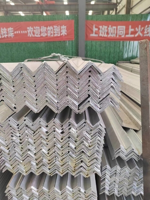 ブラックアングル鋼 ASTM A36 A53 Q235 Q345 ワークショップ用カーボン等L形軽鋼アングルバー