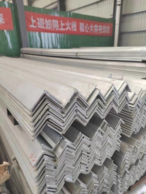 40x40x4 L 形の炭素角鉄 金属 鋼鉄の等角棒 非合金材料