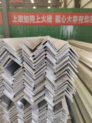 構造用用用スロット付き堅固な鉄筋角棒 Q195-Q420シリーズ