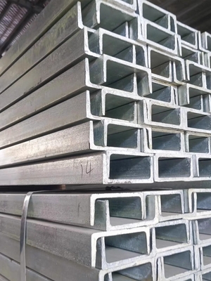 Q235 ホットロール 温かい炭素構造鋼 Uチャネル Cチャネル UPN非合金工業
