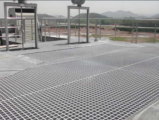 ISO9001 認定 金属 建材 鋼筋 鉄格子 歩道 銀